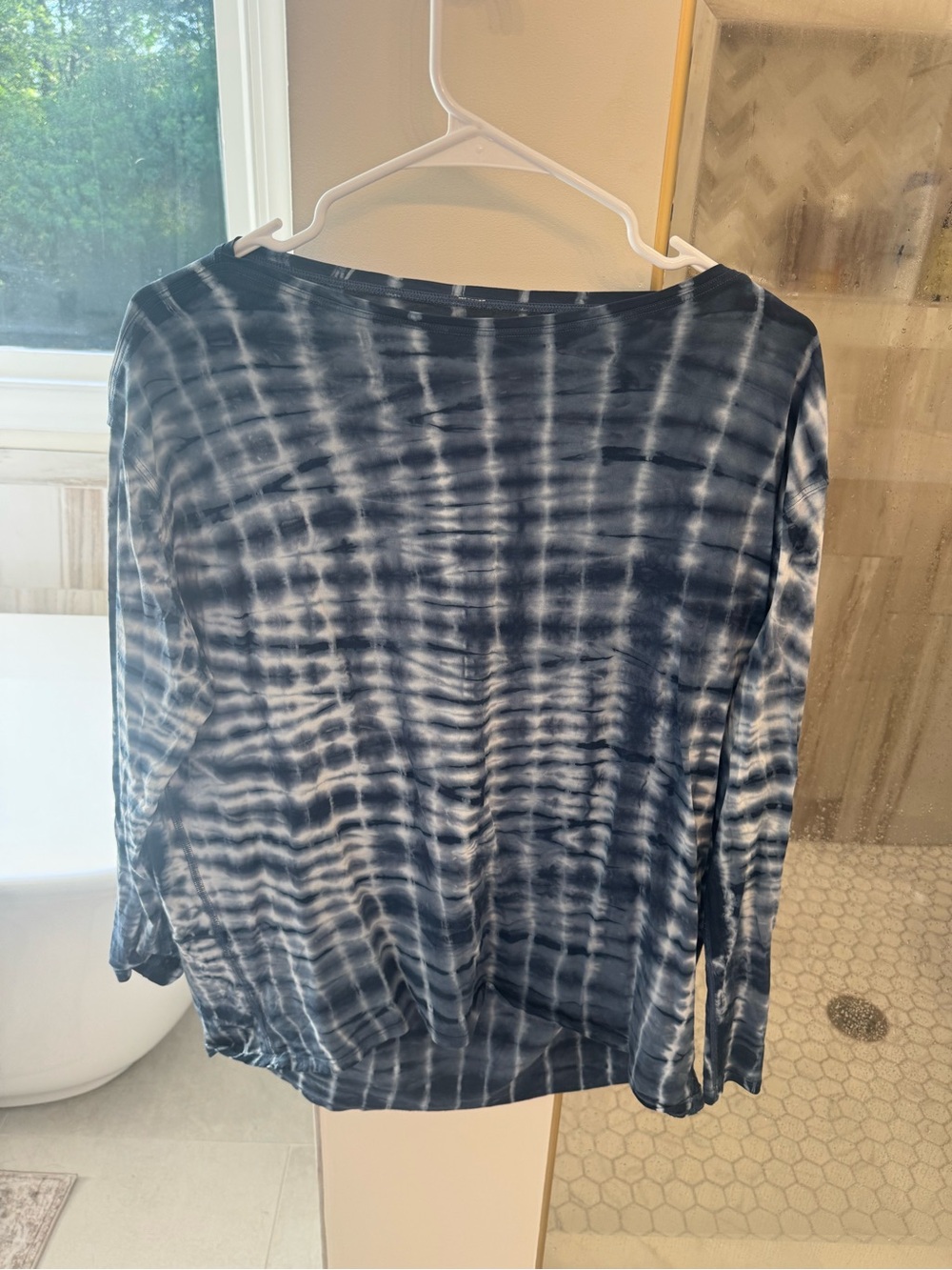 lululemon athletica Navy and White Tie-Dye Long Sleeve Top- Size 6